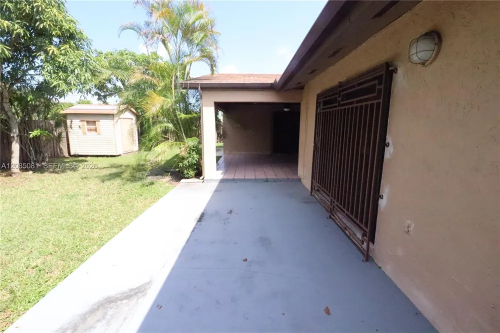 2428 SW 109th Ct Miami, FL 33165