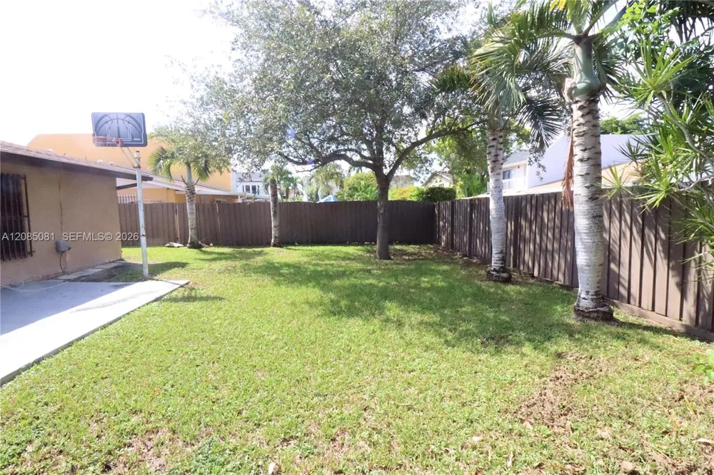 2428 SW 109th Ct Miami, FL 33165