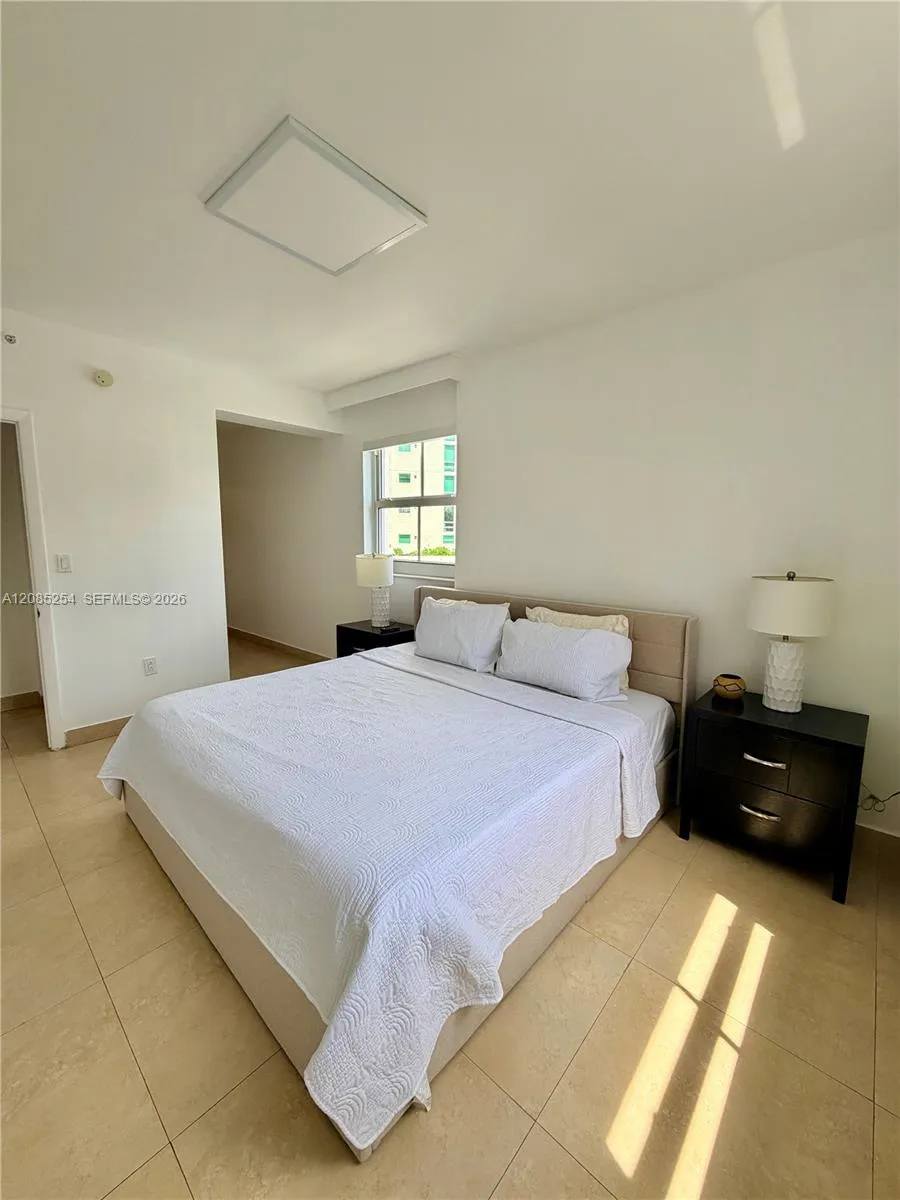 185 SE 14th Ter #904 Miami, FL 33131