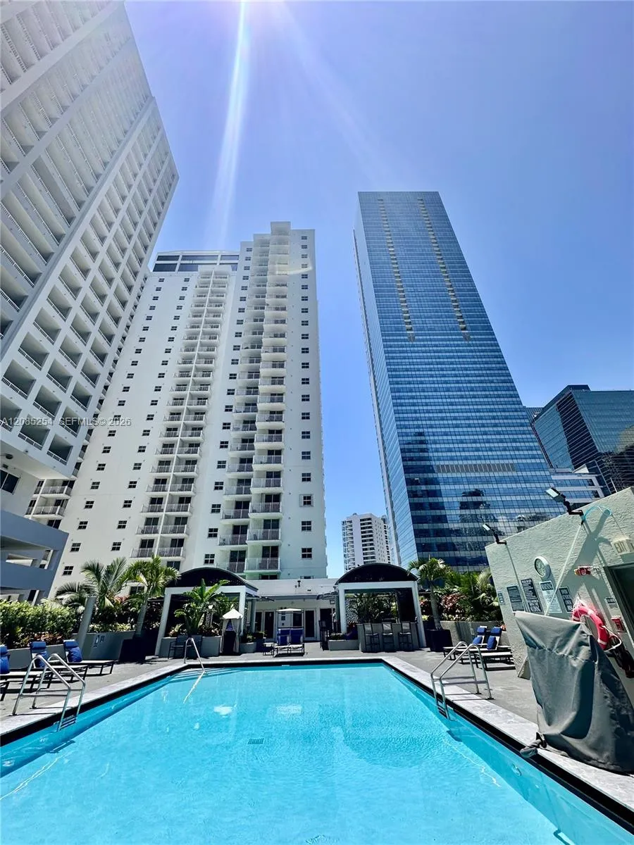 185 SE 14th Ter #904 Miami, FL 33131