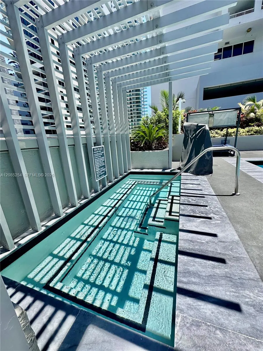 185 SE 14th Ter #904 Miami, FL 33131