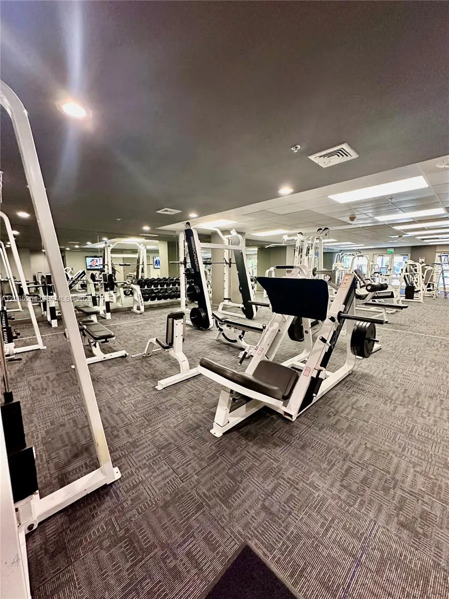 185 SE 14th Ter #904 Miami, FL 33131