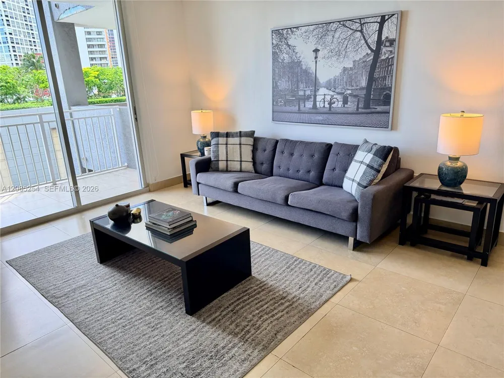 185 SE 14th Ter #904 Miami, FL 33131