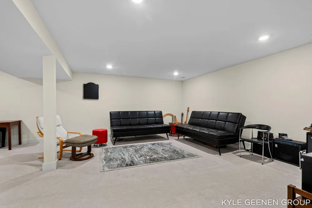 4646 Graystone Road Holland, MI 49423