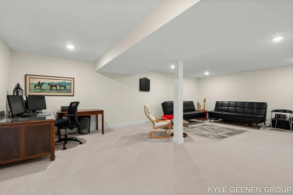4646 Graystone Road Holland, MI 49423