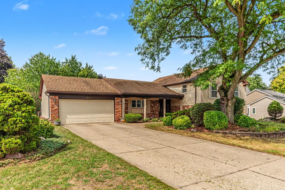 42021 Banbury Court Northville, MI 48168