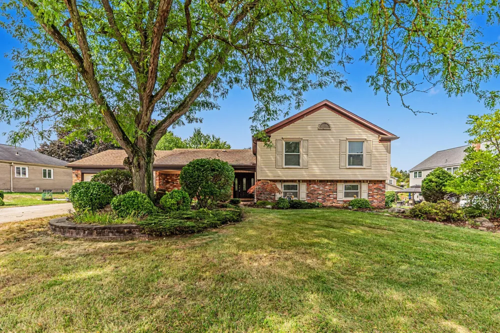 42021 Banbury Court Northville, MI 48168
