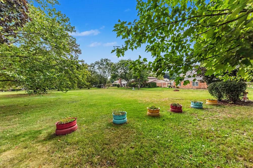 42021 Banbury Court Northville, MI 48168
