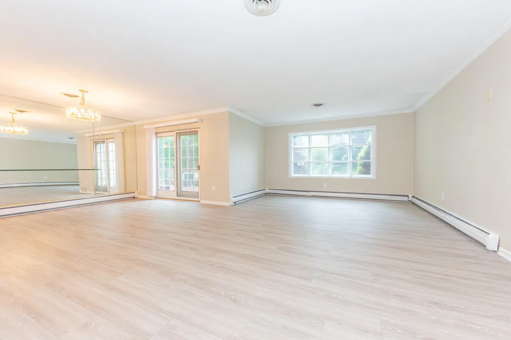 42021 Banbury Court Northville, MI 48168
