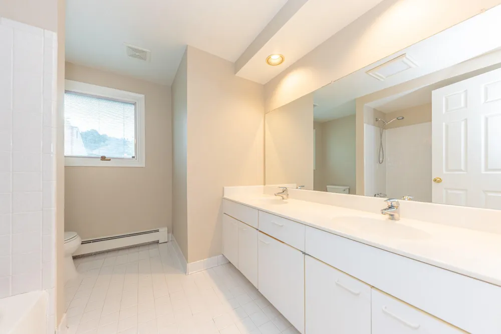 42021 Banbury Court Northville, MI 48168