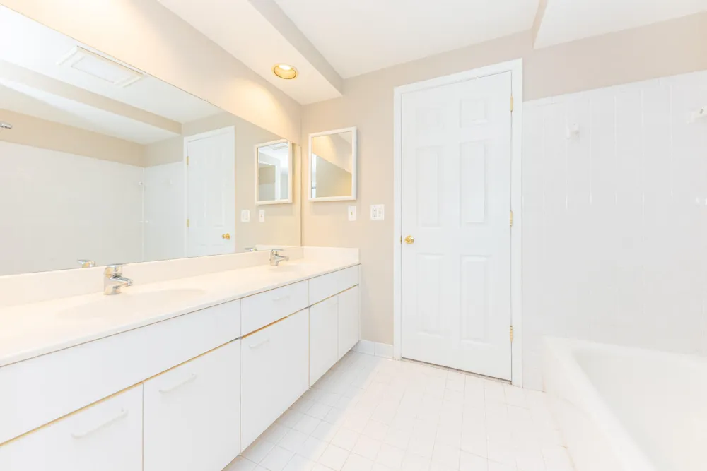 42021 Banbury Court Northville, MI 48168