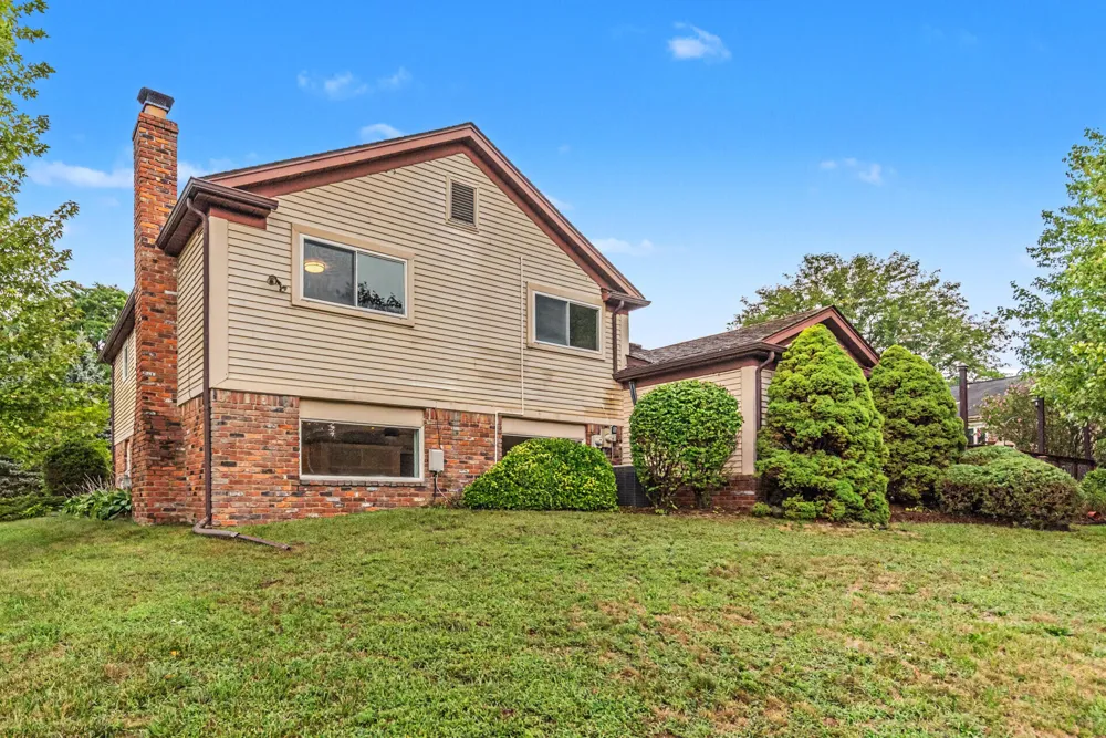 42021 Banbury Court Northville, MI 48168