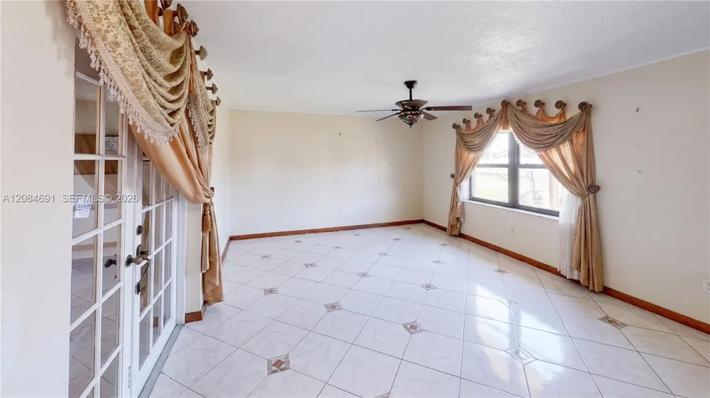 10900 SW 177th Ter Miami, FL 33157