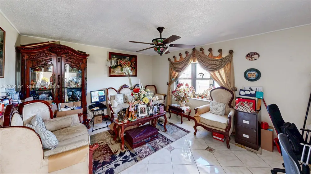 10900 SW 177th Ter Miami, FL 33157