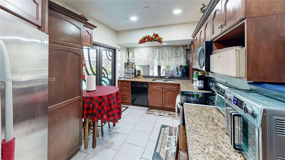 10900 SW 177th Ter Miami, FL 33157