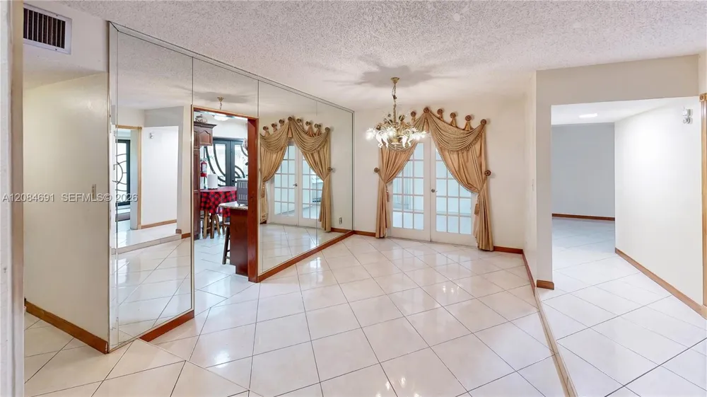 10900 SW 177th Ter Miami, FL 33157