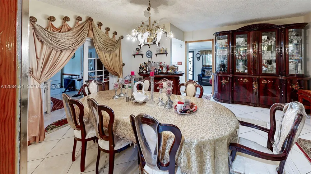 10900 SW 177th Ter Miami, FL 33157