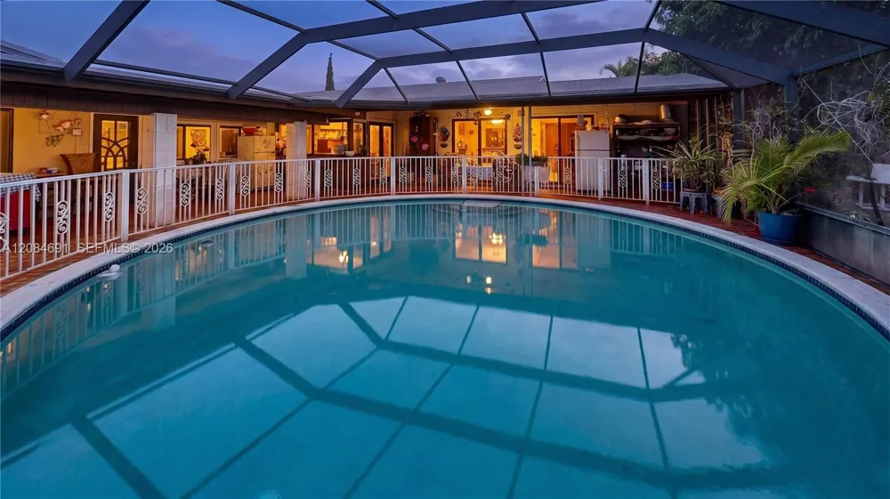 10900 SW 177th Ter Miami, FL 33157