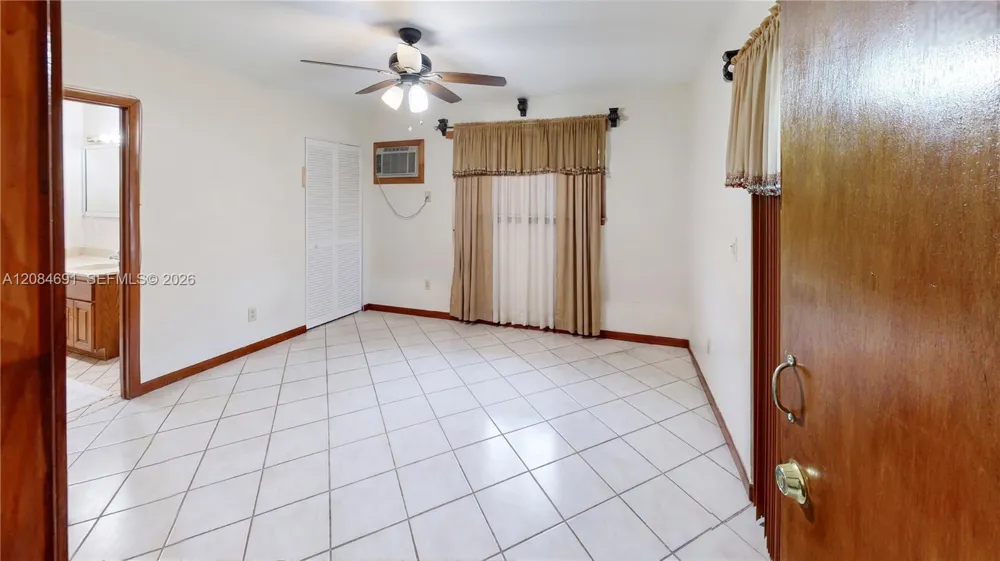 10900 SW 177th Ter Miami, FL 33157