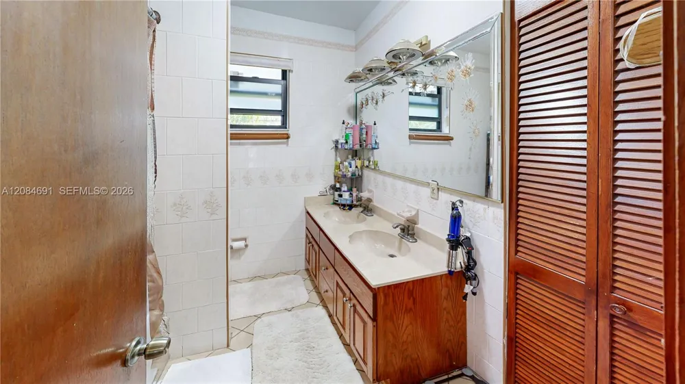10900 SW 177th Ter Miami, FL 33157