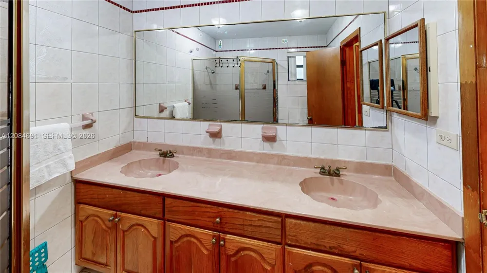 10900 SW 177th Ter Miami, FL 33157