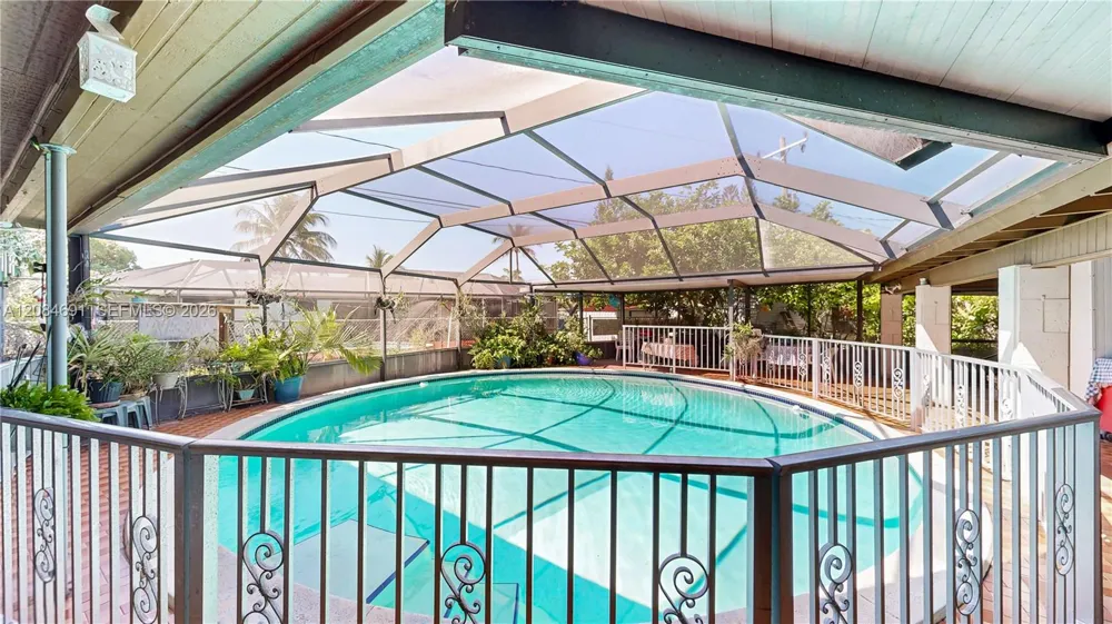10900 SW 177th Ter Miami, FL 33157