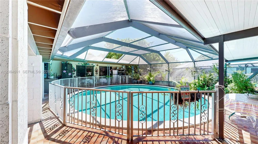 10900 SW 177th Ter Miami, FL 33157