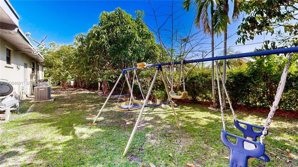 10900 SW 177th Ter Miami, FL 33157