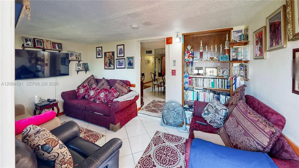 10900 SW 177th Ter Miami, FL 33157