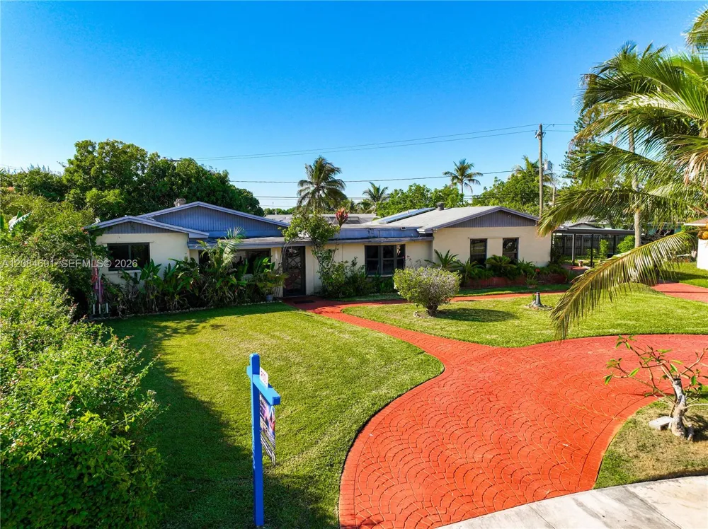 10900 SW 177th Ter Miami, FL 33157