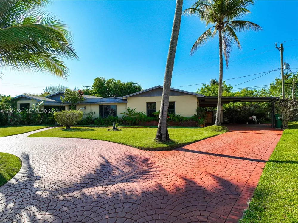 10900 SW 177th Ter Miami, FL 33157