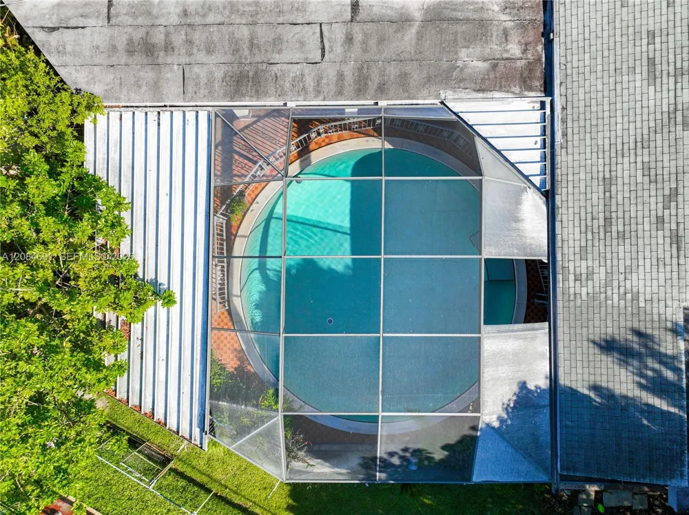 10900 SW 177th Ter Miami, FL 33157