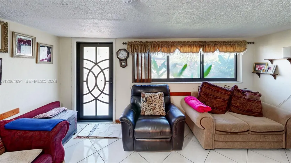 10900 SW 177th Ter Miami, FL 33157