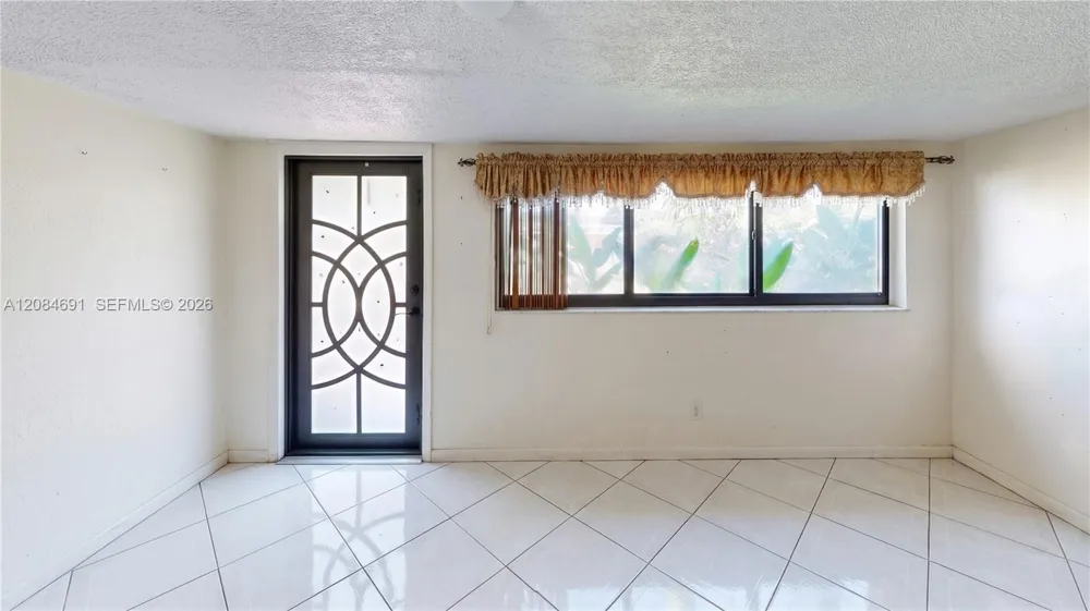 10900 SW 177th Ter Miami, FL 33157
