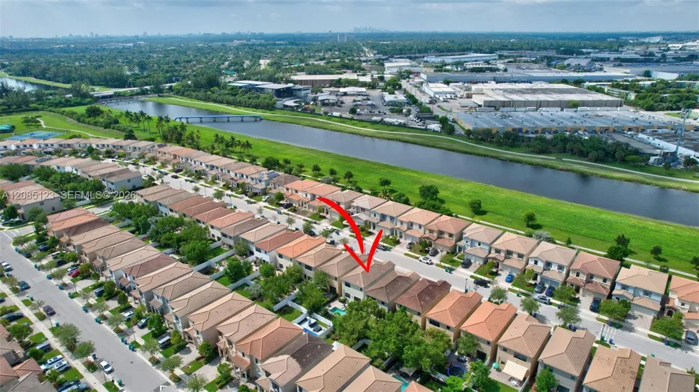 657 NE 191st St Miami, FL 33179
