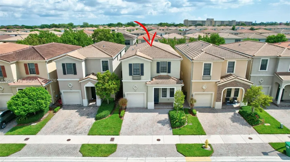 657 NE 191st St Miami, FL 33179