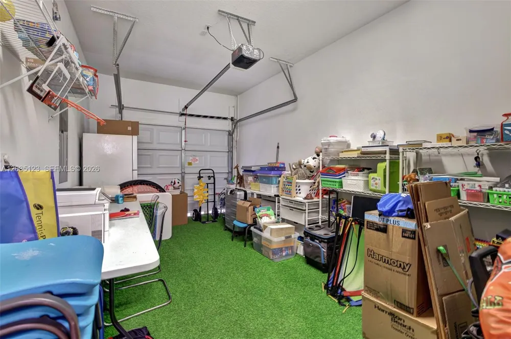 657 NE 191st St Miami, FL 33179