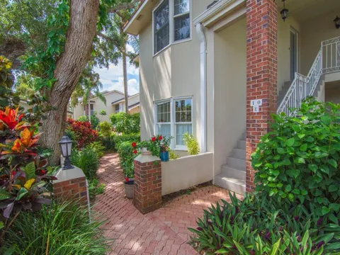 131 E Park Shores Circle #10E