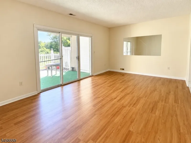 45 Townsend Ct Franklin, NJ 08823