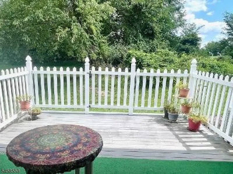 45 Townsend Ct Franklin, NJ 08823