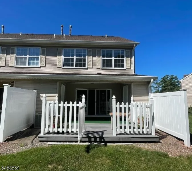 45 Townsend Ct Franklin, NJ 08823