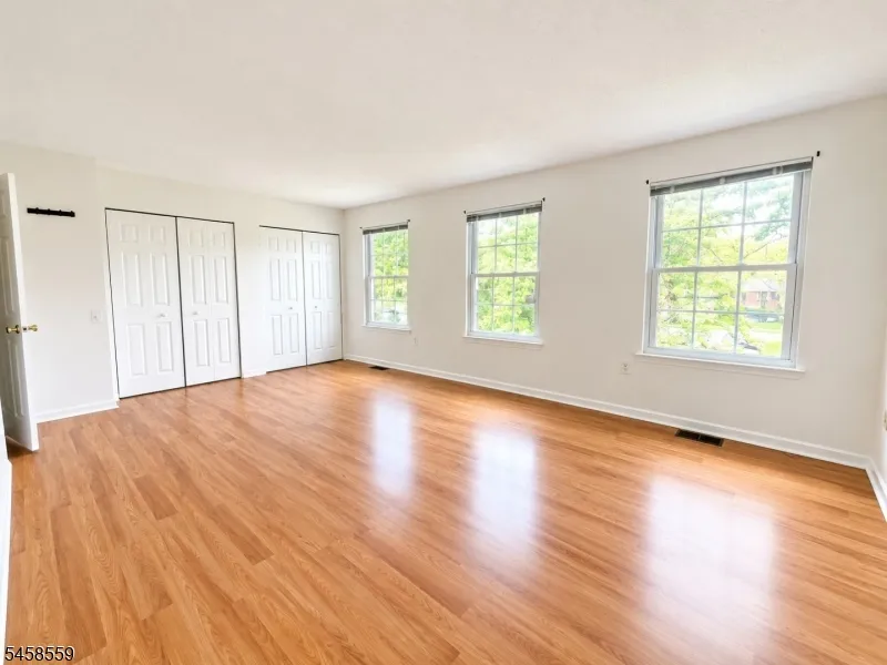 45 Townsend Ct Franklin, NJ 08823