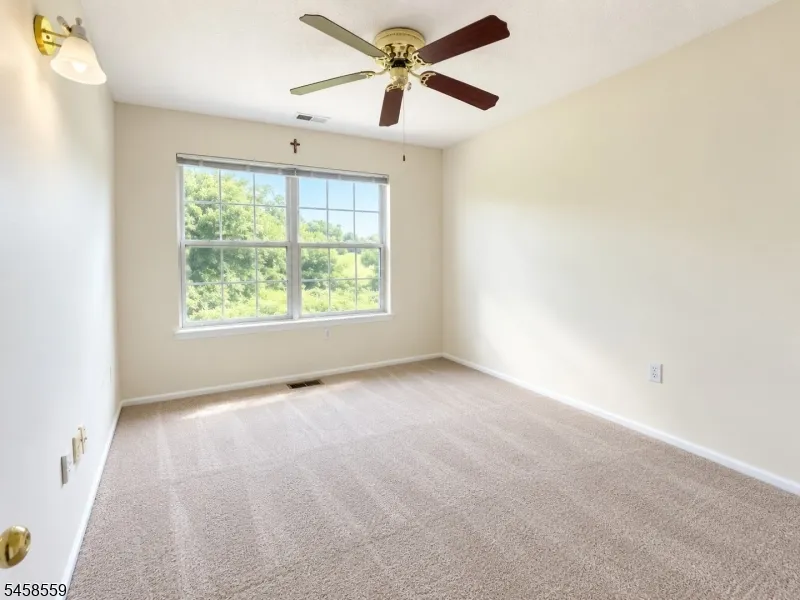 45 Townsend Ct Franklin, NJ 08823