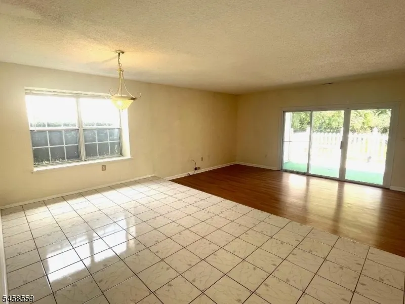 45 Townsend Ct Franklin, NJ 08823