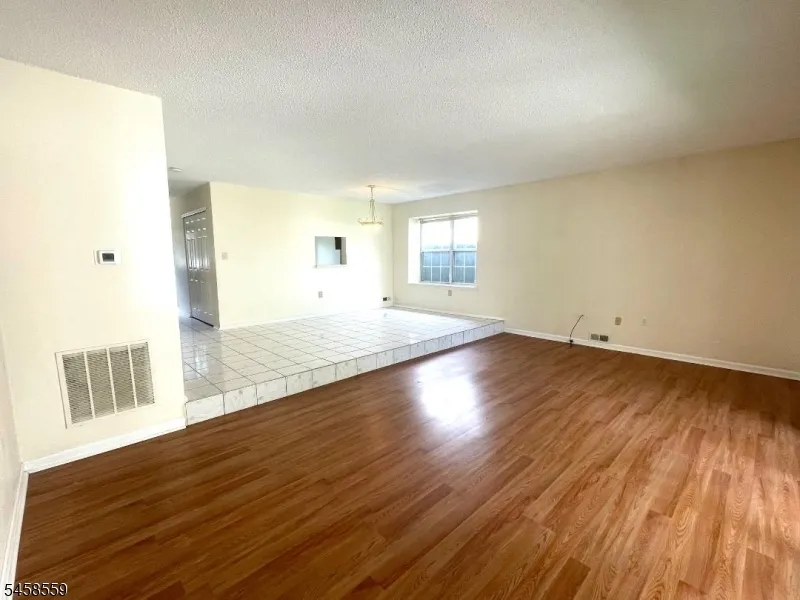 45 Townsend Ct Franklin, NJ 08823