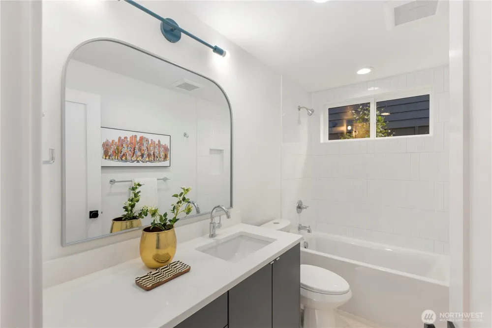 3934 S Angeline Street Seattle, WA 98118