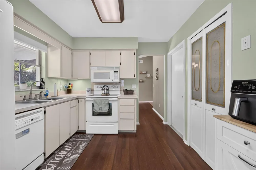 7767 COMPASS DRIVE Orlando, FL 32810