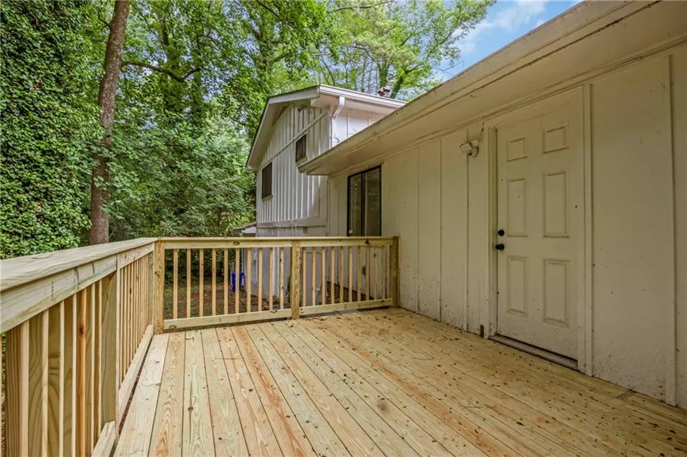 5809 Oakleaf Way Stone Mountain, GA 30087