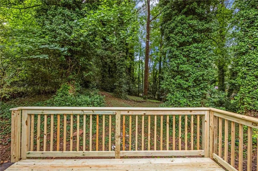 5809 Oakleaf Way Stone Mountain, GA 30087