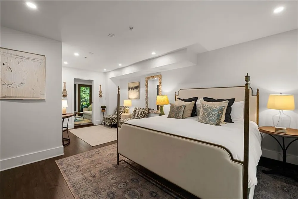 9121 Selborne Lane Chattahoochee Hills, GA 30268